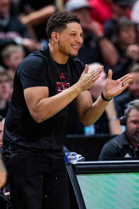 Patrick Mahomes haircut